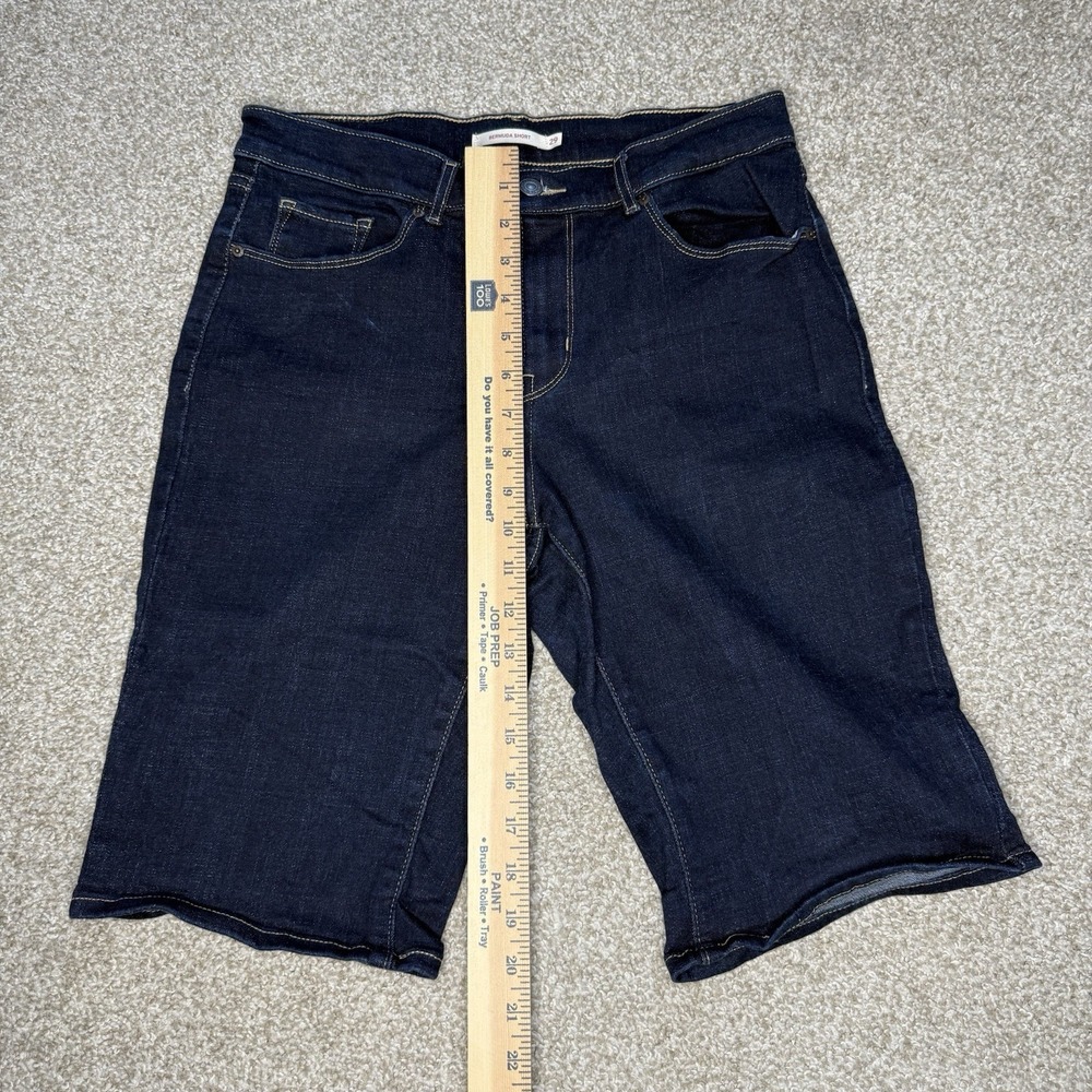 Levi's Bermuda Shorts Women's Size 29 Dark Wash Blue Denim Classic Pockets - Picture 9 of 11